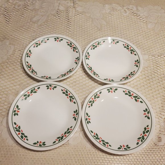 Corelle Other - Set of 4 Corelle Corning Winter Holly 6 3/4" Bread & Butter Plates